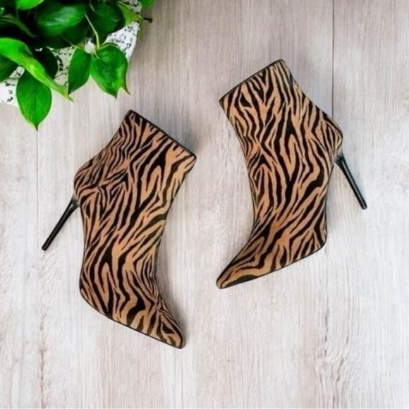 Alice + Olivia Calf Hair Stiletto Bootie 9.5 Tan Black Zebra Heels NWT Chic Sexy - Picture 1 of 14